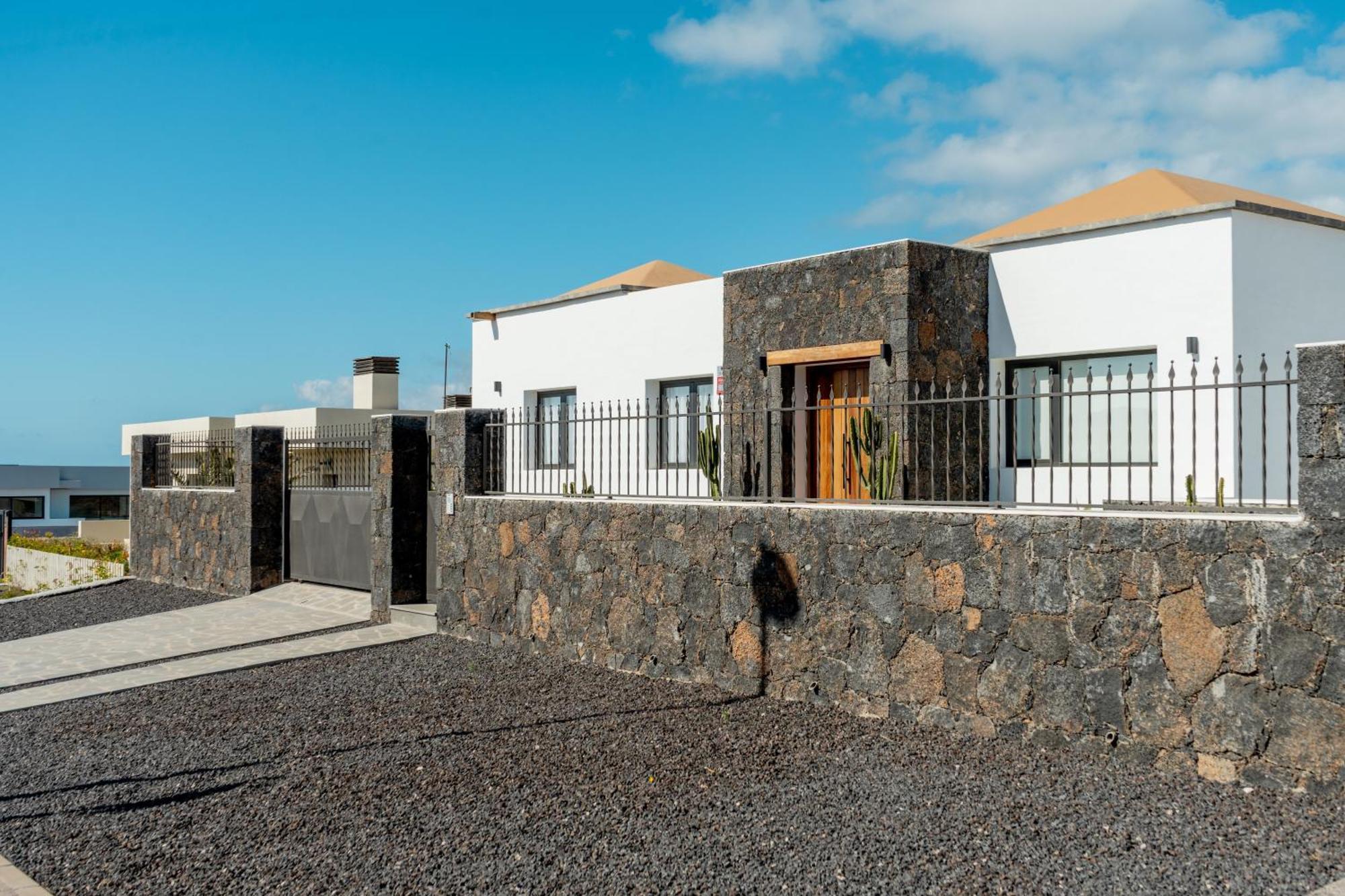 Sea Breeze Pool, Amazing View, Air Conditioning (adults Only) * Corralejo
