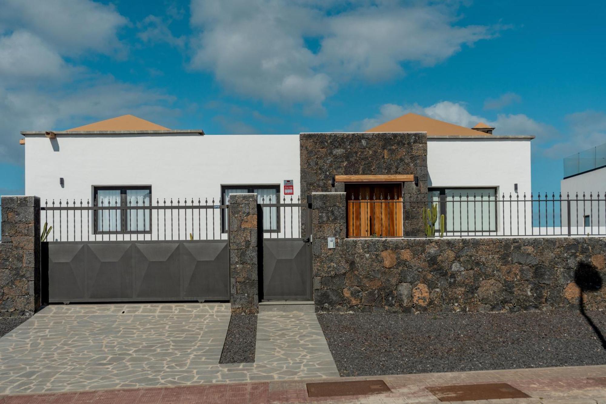 Sea Breeze Pool, Amazing View, Air Conditioning (adults Only) Apartment